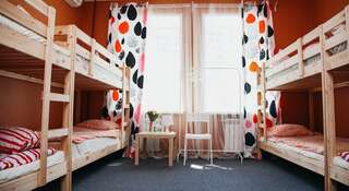 Гостиница Хостел Достоевский в центре Новосибирск Кровать в общем 10-местном номере для женщин-1
